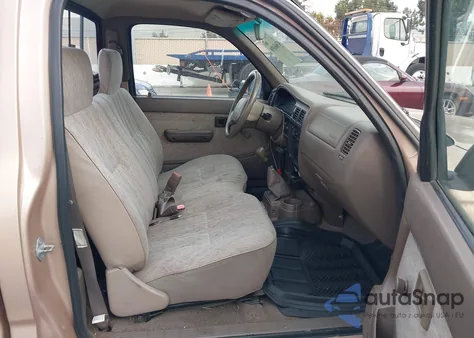 1999 Toyota Tacoma из США, поврежденный, VIN 4TANL42N4XZ460132